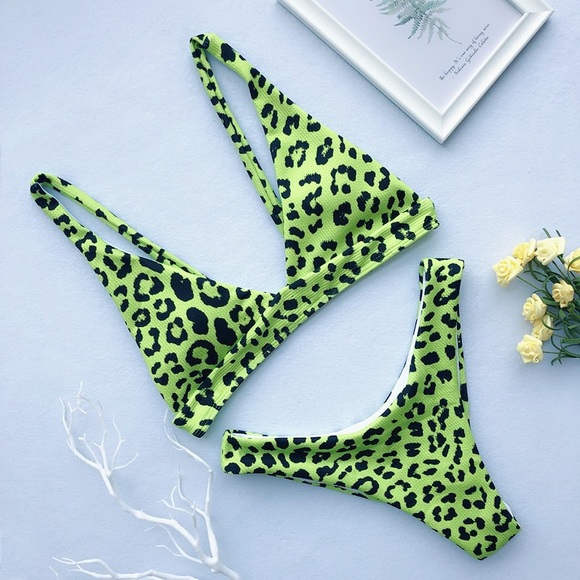 ♦️🆕Leopard Print Lime Bikini Set - Picture 2 of 5
